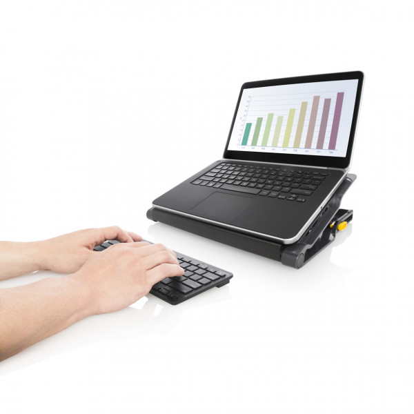 Targus Laptop Kühler Cooling Pad mit 4-Port 2.0 USB (bis 17")